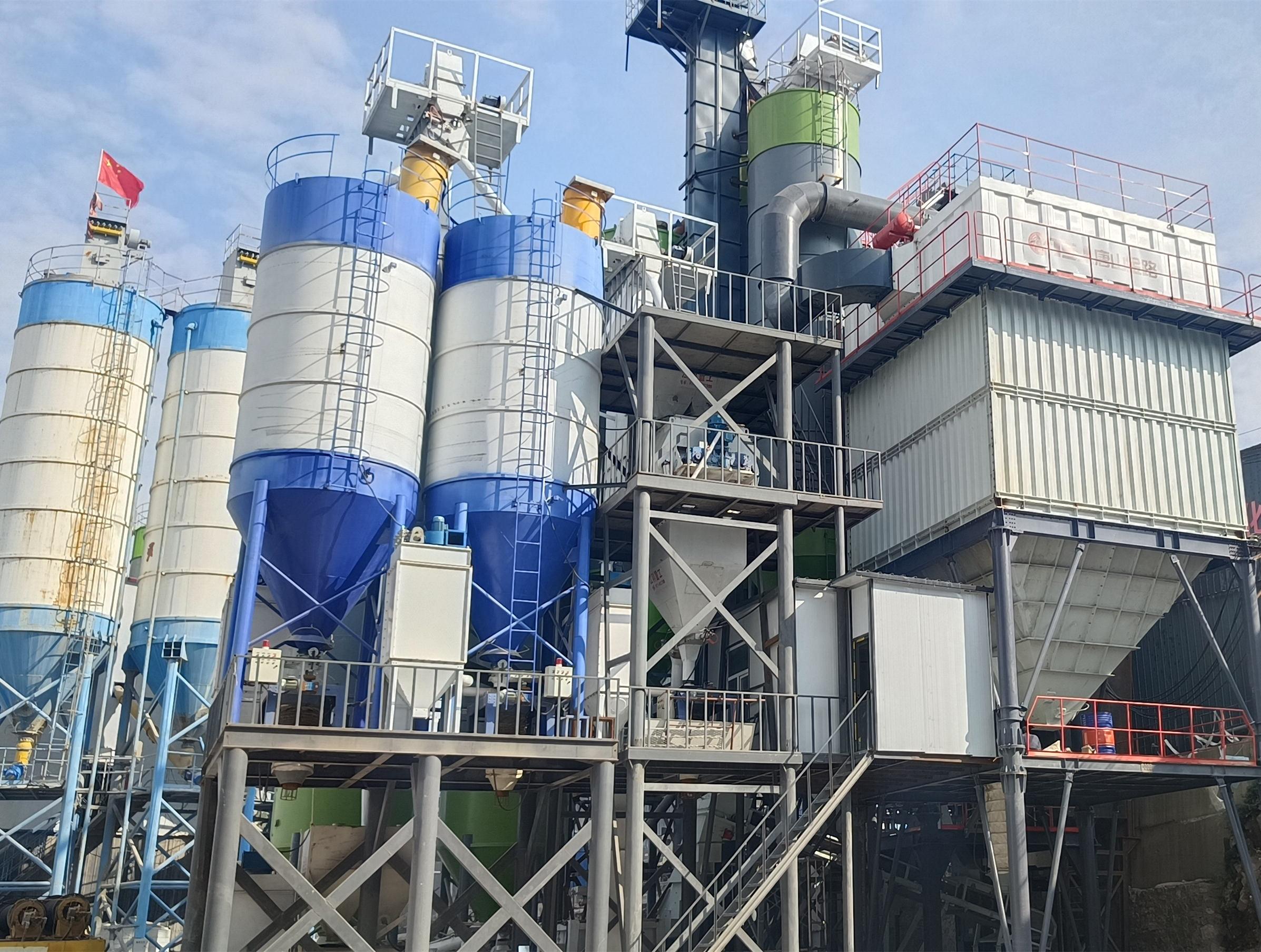機制砂成建筑用砂主要來(lái)源，唐山金路制砂樓提供高標準機制砂生產(chǎn)設備